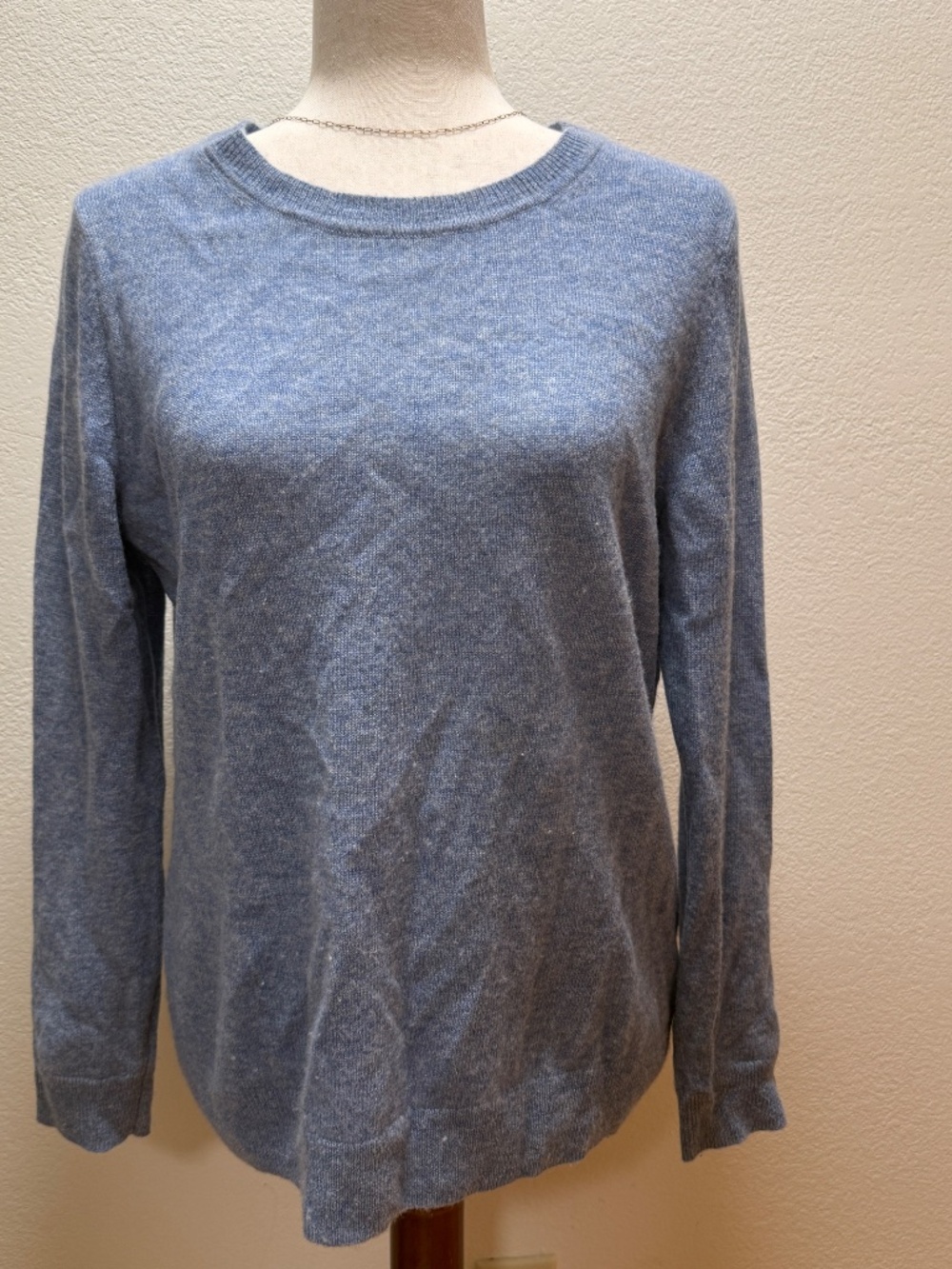 Tahari 100% Cashmere Crewneck Sweater Light Blue Heather Pullover 2-Ply Women L
